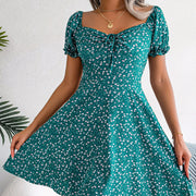 CLAIRE - Kleid mit quadratischem Ausschnitt und Schnürung